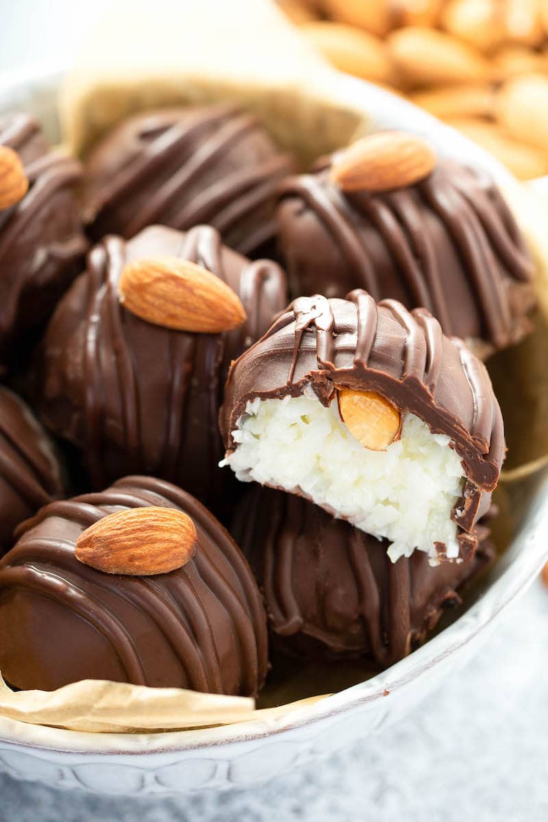 اصنع حلوى الشوكولاتة مع وصفة اللوز كوفيرتور بنفسك