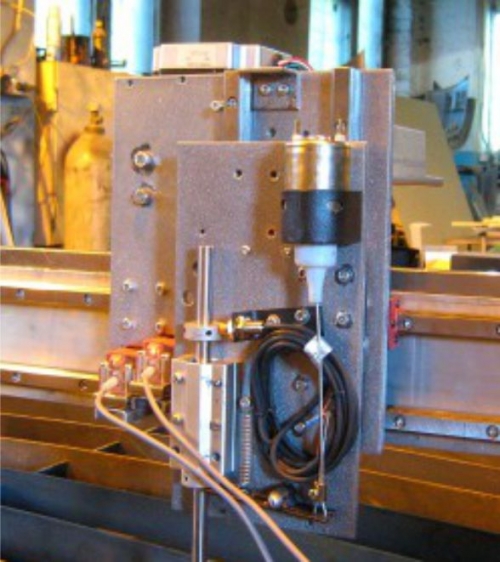 CNC -plasmaleikkuri tee se itse asentamalla metallianturi