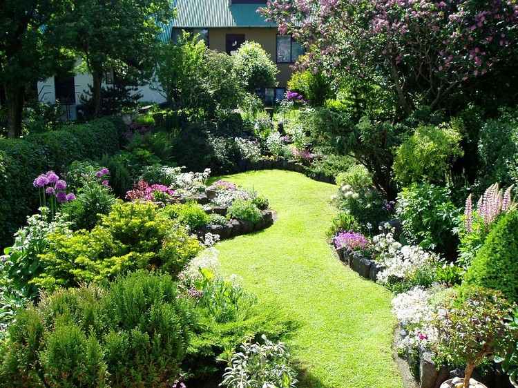حديقة المنزل - تصميم الحدائق - رومانسية الزهور