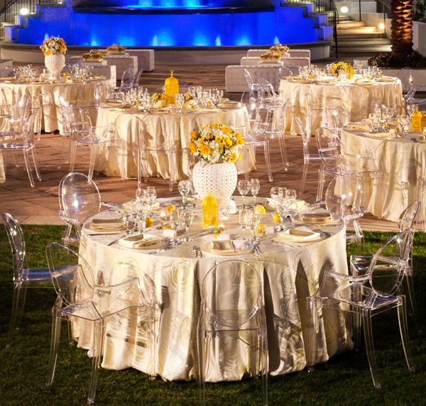 أفكار تزيين طاولة الزفاف الرومانسية