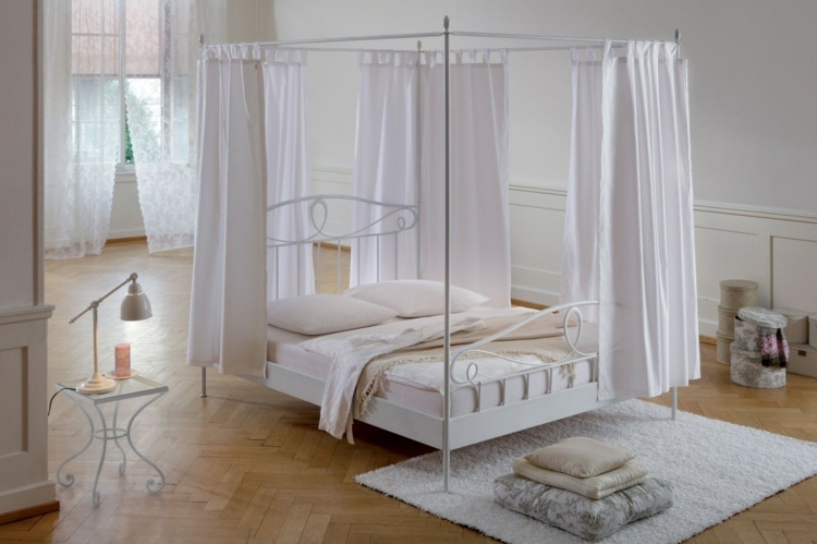 غرفة نوم رومانسية سرير مظلة فكرة الأثاث الأبيض السجاد الداخلي