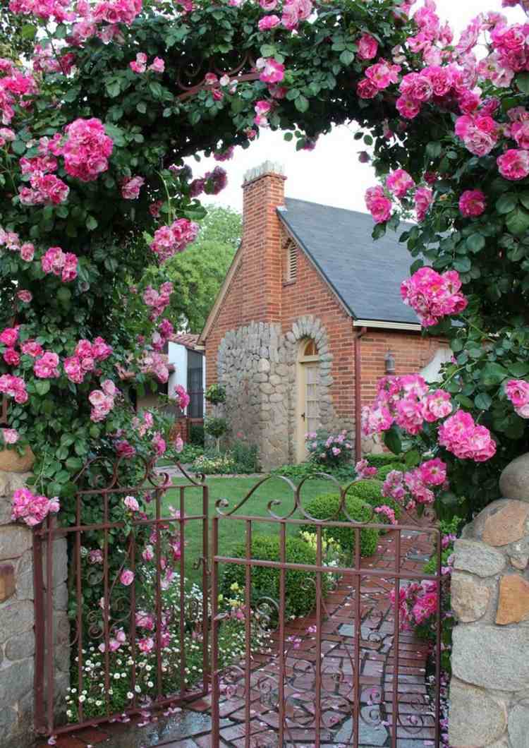قوس من الورود-مدخل-حديقة-بوابة-مسار-بناء-سياج-تسلق-وردي-وردي-أبيض