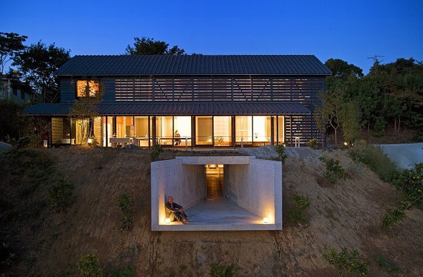 تصميم منزل الحظيرة من قبل شركة الهندسة المعمارية اليابانية