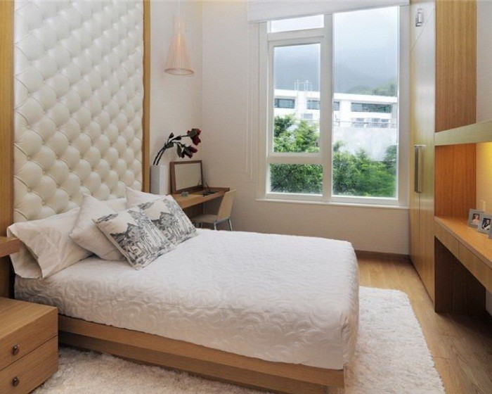 اللوح الأمامي تصميم سجادة سرير تنجيد بيضاء حديثة