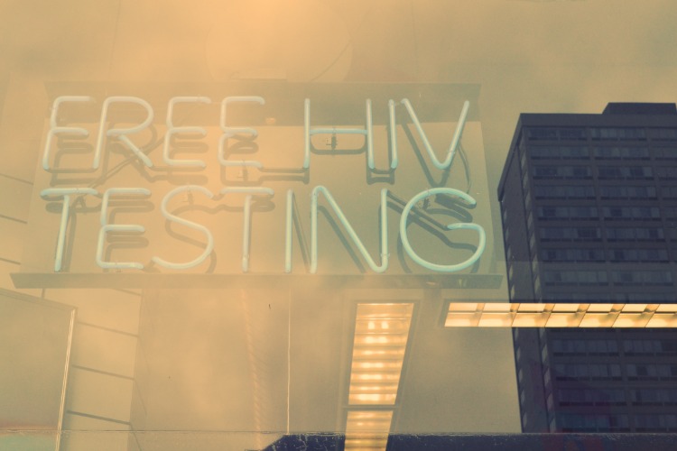 حدد الاختبار الذاتي المجاني لفيروس نقص المناعة البشرية واجمعه مع الزيارات المنزلية