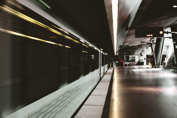 مترو أنفاق نظام النقل بالمدن الآمنة