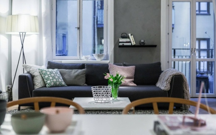 تصميم شقة الاسكندنافية أريكة غرفة المعيشة الظلام شرفة