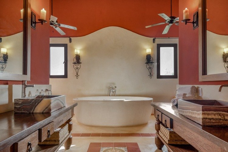 أفكار تصميم حمام على الطراز الإسباني الحديث