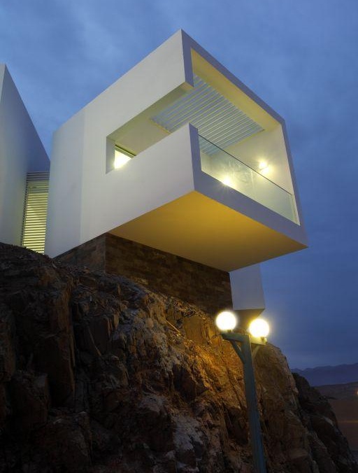 غريب-العمارة-الشاطئ-منزل-بيرو