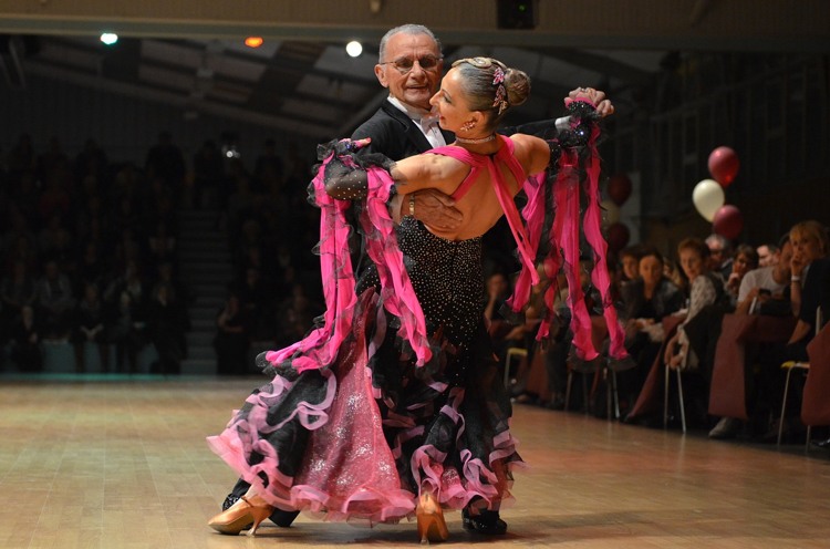 تعلم الرقص-كبار السن-الرقص-البطولة-أمريكا اللاتينية زي