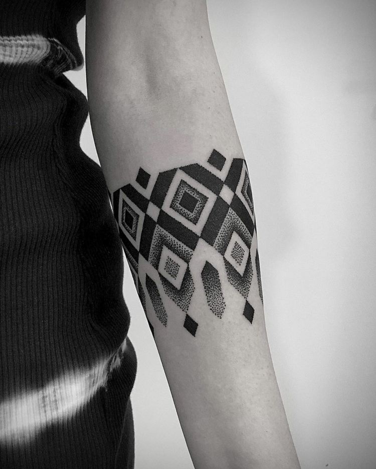 Toe Loop Tattoo Studio Berlin Unterarm-Tattoo اتجاهات الوشم النسائية لعام 2020
