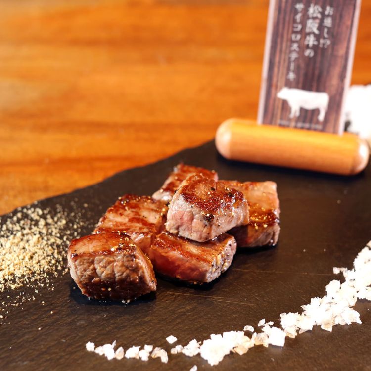 طبق تيبانياكي صحن شواء طبخ ياباني جودة عالية نوع لحم عجل ياباني نوع من قطع اللحم