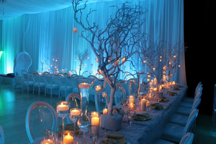 حفل زفاف زينة الجدول في فصل الشتاء إضاءة الشموع الزرقاء شجرة