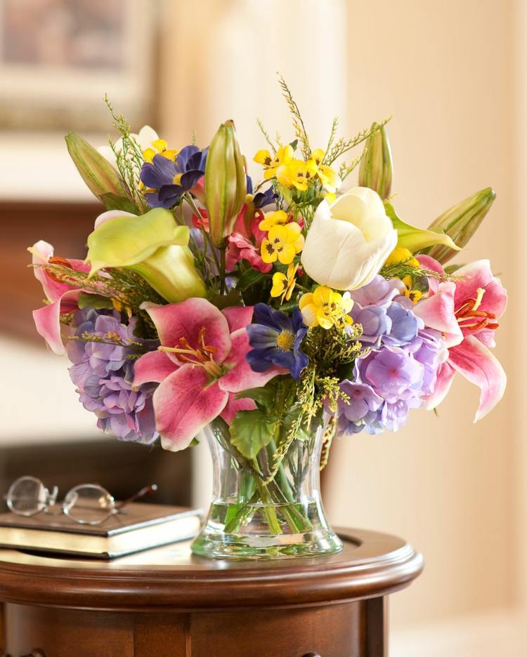 طاولة جانبية بزينة زهور - زنبق - زنبق - شتراوس ملونة