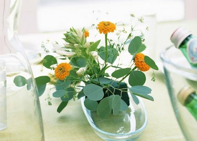 زهور ترتيب إناء زجاجي مفرش المائدة باللون الأخضر الفاتح
