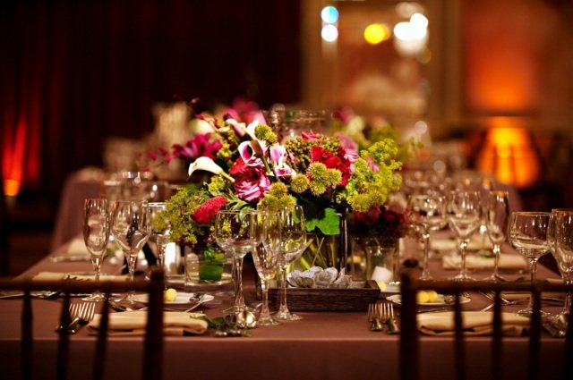 الزهور على الطاولة ترتب أفكار الزفاف