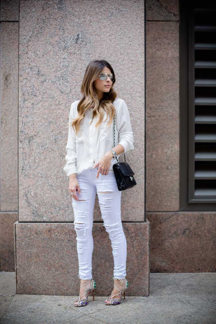 بنطلون جينز ممزق باللون الأبيض لربيع وصيف 2016