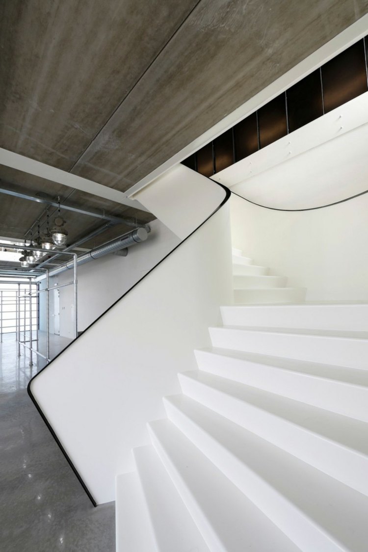 السلالم الحد الأدنى من التصميم العضوي التصميم العضوي لهجة سوداء