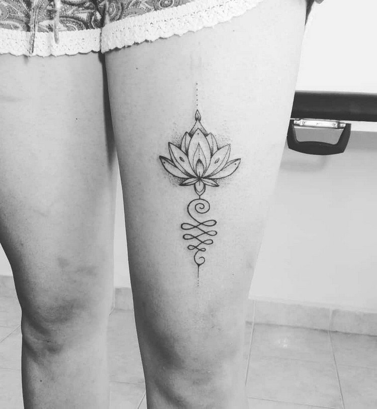 تصميم وشم الفخذ للنساء Unalome Lotus Tattoo