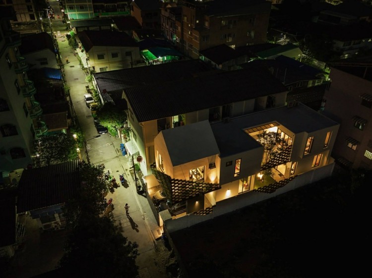 أنا منزل تصميم عنب الثعلب إضاءة الواجهة الخضراء في تايلاند