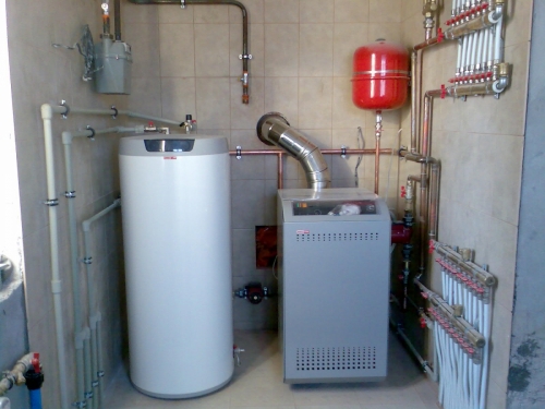 אספקת מים חמים של בית פרטי