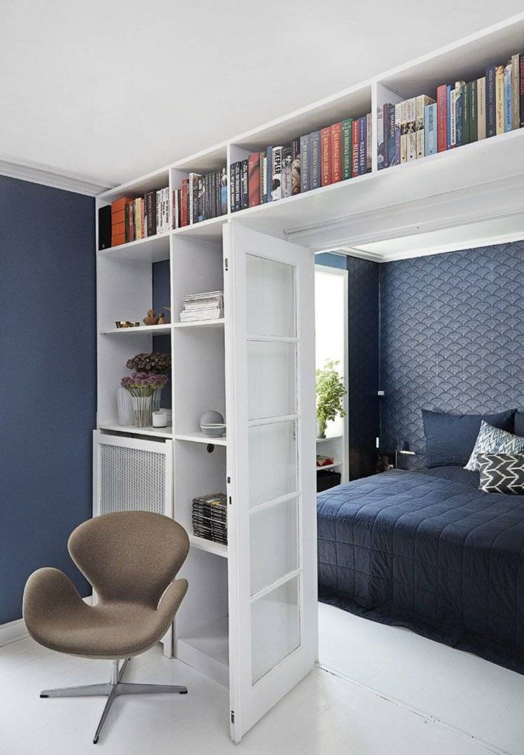 لون الحائط - مسحوق - أزرق - غرفة نوم - غرفة معيشة - أبيض - رف كتب - بيج - كرسي