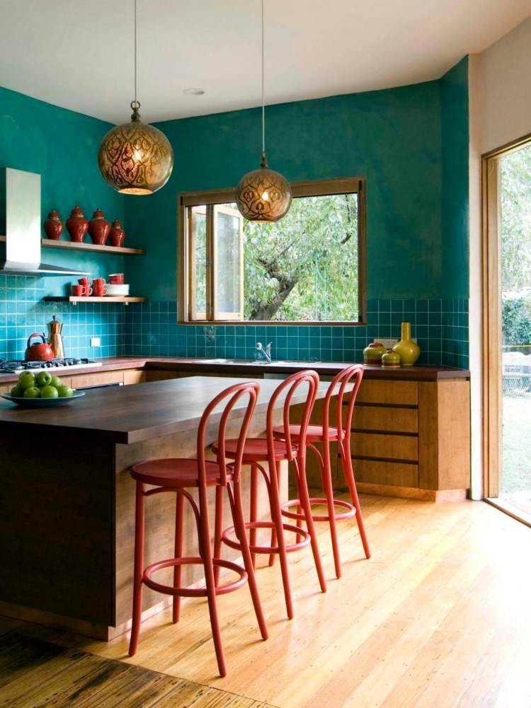 لون الحائط-الفيروز-المطبخ-البراز-المطبخ كونتر-معلق أضواء-الكرة البلاط