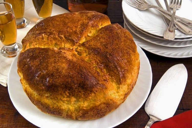 ماذا نأكل في عيد الفصح خبز عيد الفصح صقلية إيطاليا كرواتيا