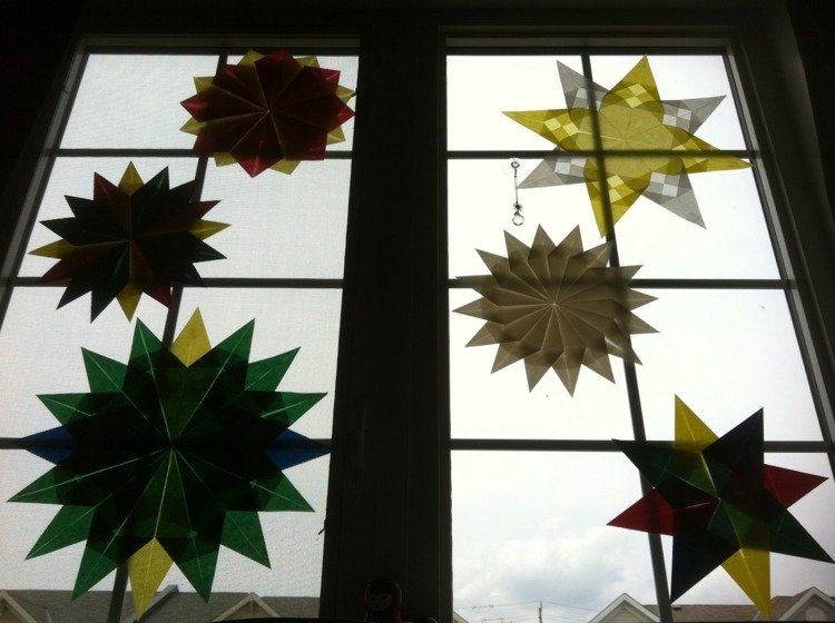 زينة عيد الميلاد للنافذة تصميم فكرة ورقة كرافت