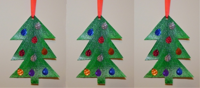 أشجار عيد الميلاد مصنوعة من الورق