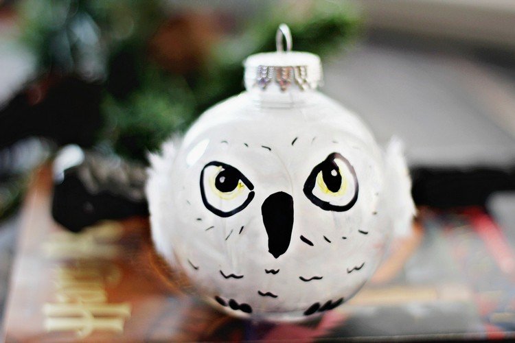 قم برسم كرة عيد الميلاد مثل Hedwig Owl من Harry Potter