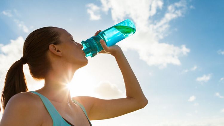 شرب الكثير من الماء يمكن أن يحفز الدورة الدموية