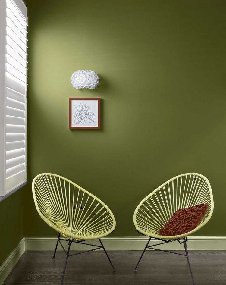 أخضر كلون حائط - أفكار - زيتون - أخضر - غرفة معيشة - باستيل - أصفر - كراسي - معدن