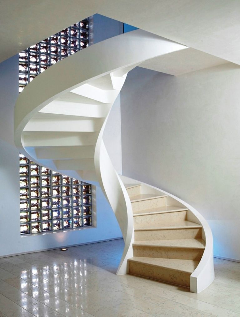 تصميم الدرج الحلزوني البسيط جدار الخشب الخرساني تصميم الزجاج bloecke