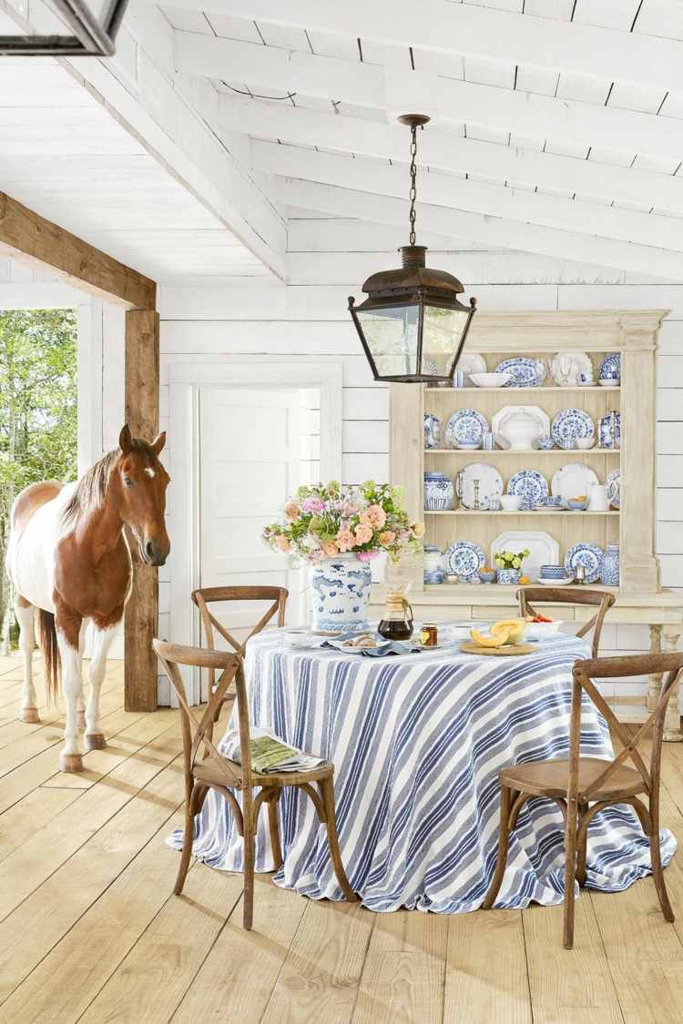 غرفة الطعام أثاث حديث الطراز الريفي أزرق أبيض كراسي خشبية ريفية الشقة