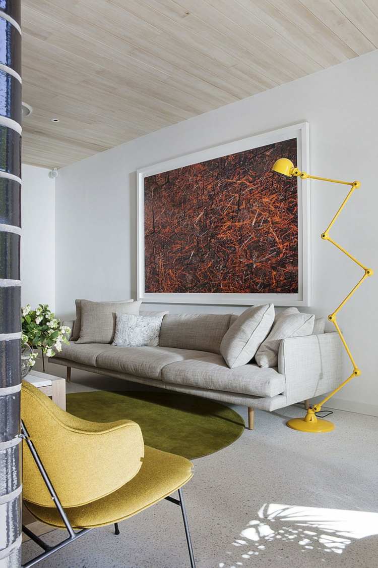 سجاد غرفة المعيشة أريكة خضراء مستديرة رمادية فاتحة جدارية مصباح أرضي أصفر صناعي