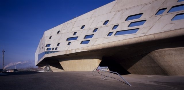 أعمال العمارة الحديثة لمركز العلوم الفنية - فتحات واجهة فاينو - فولفسبورج - حديد