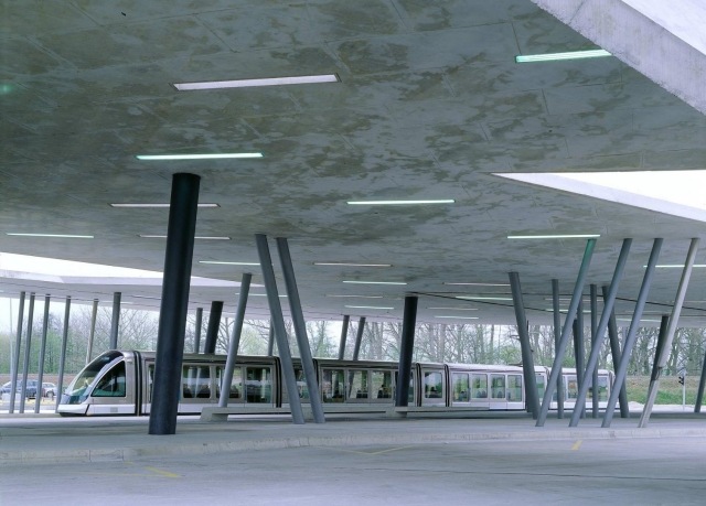 محطة زها حديد للهندسة المعمارية Hoenheim-Nord ستراسبورغ - سويسرا مفتوحة السقف